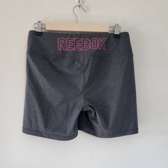 Womens Reebok athletic shorts 5" inseam size medium - Picture 2 of 5